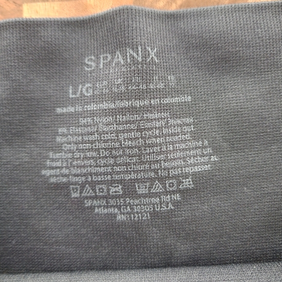 SPANX Look at Me Now High Waist Black‎ Camo Leggings Size Large - Picture 10 of 10